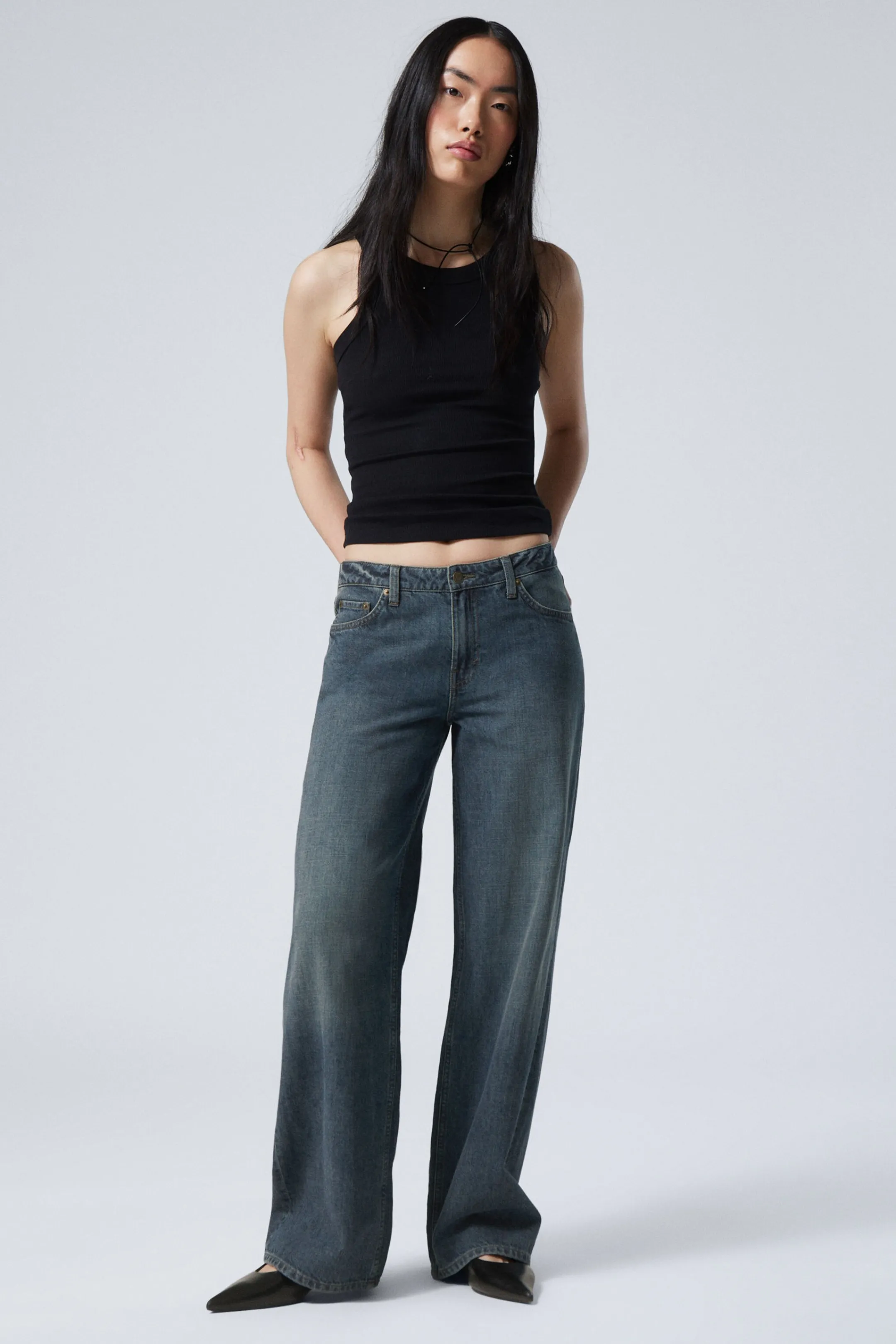 Weekday AMPLE LOW RISE LOOSE WIDE LEG JEANS>Women Jeans