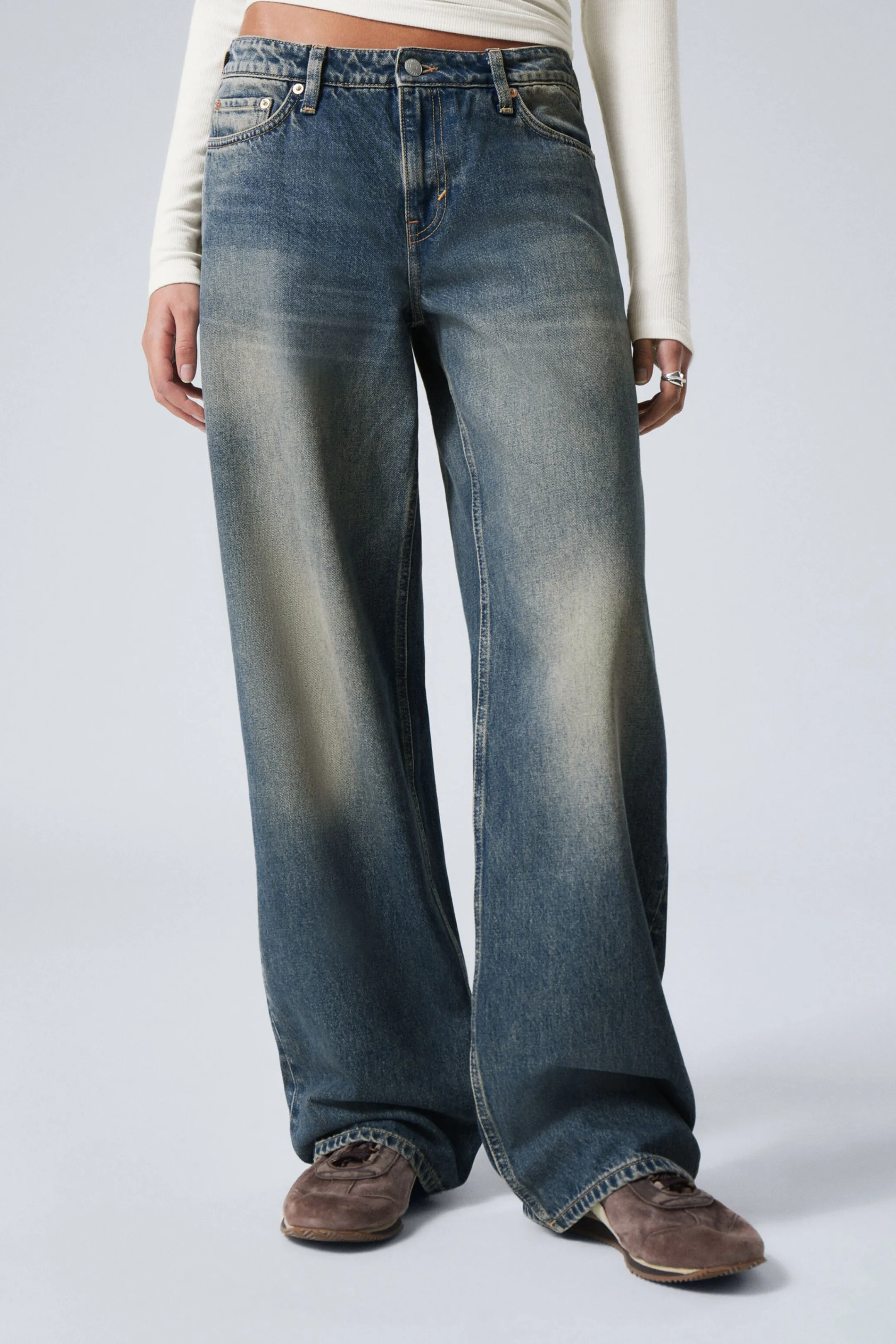 Weekday AMPLE LOW RISE LOOSE WIDE LEG JEANS>Women Jeans