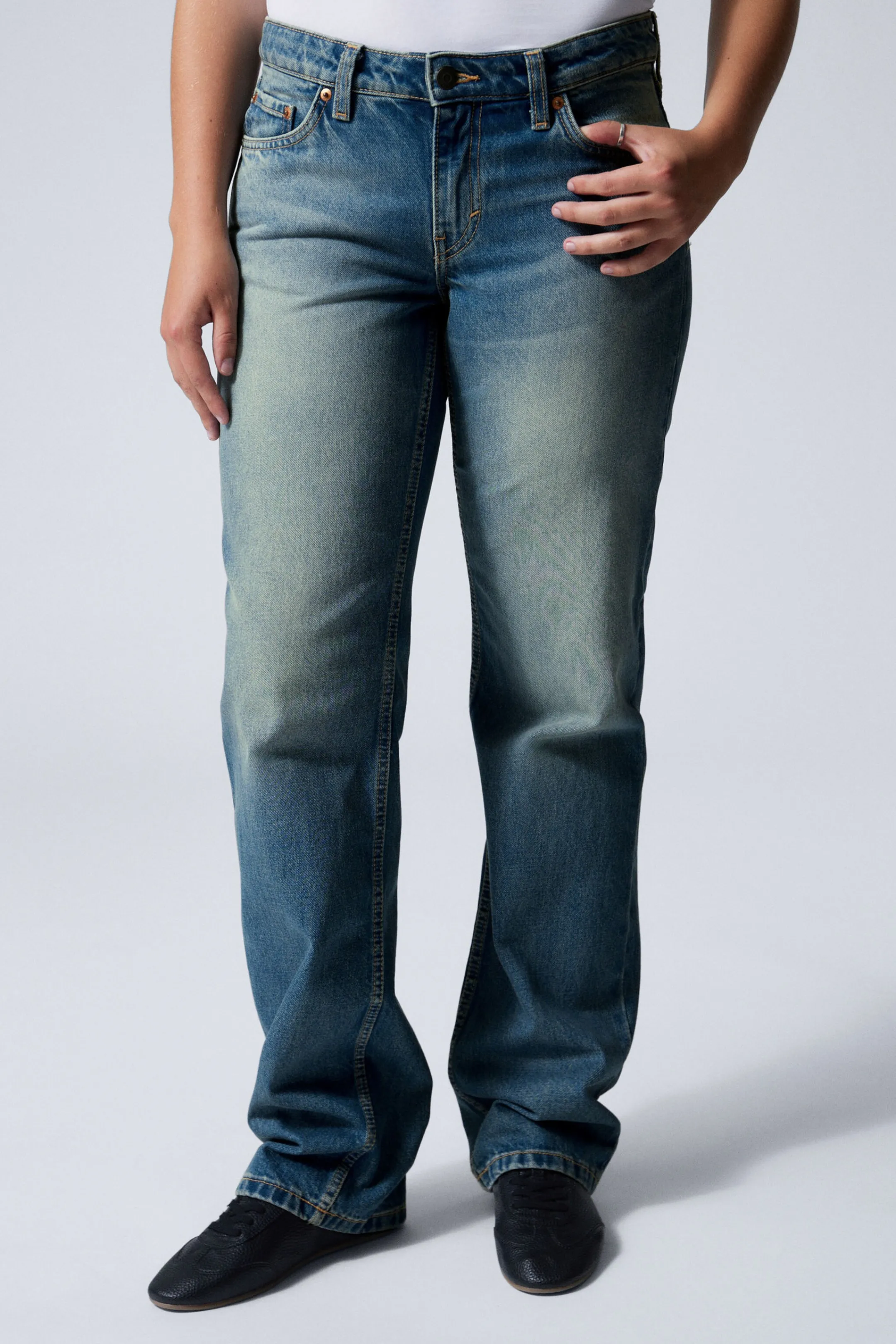 Weekday ARROW LOW RISE REGULAR STRAIGHT LEG JEANS>Women Jeans