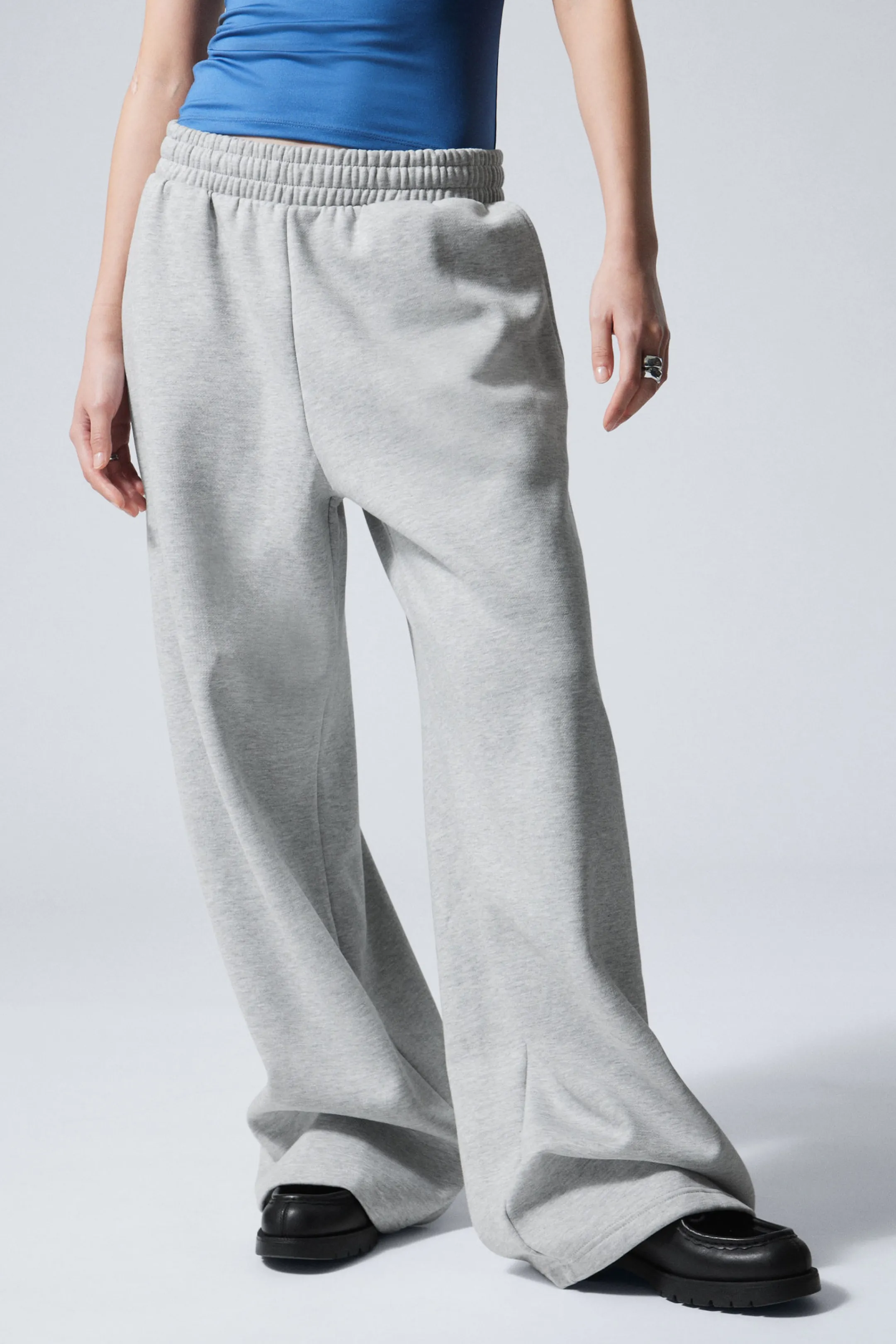 Weekday LOOSE LONG HEAVYWEIGHT SWEATPANTS>Women Trousers | Basics