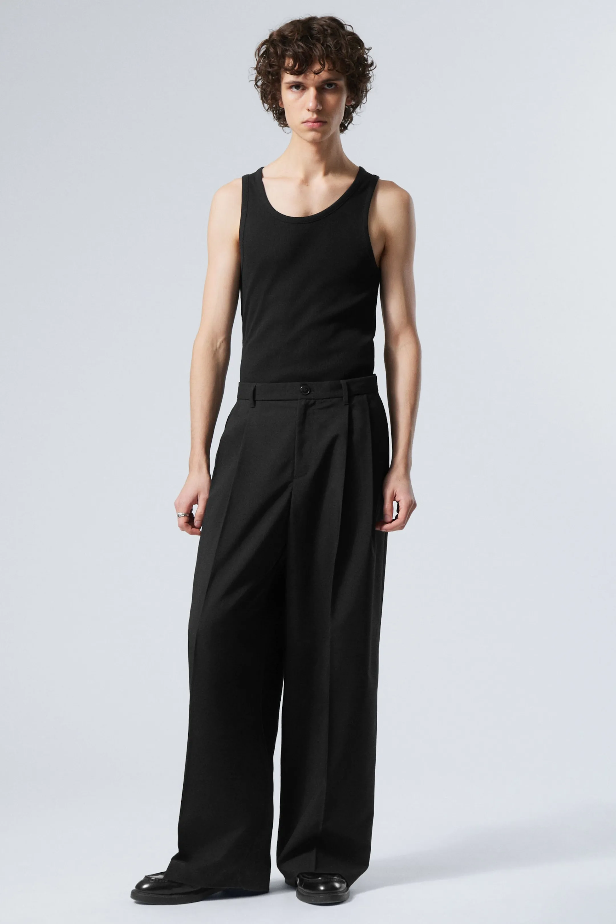 Weekday LOW WAIST LOOSE FIT SUIT TROUSERS> Trousers