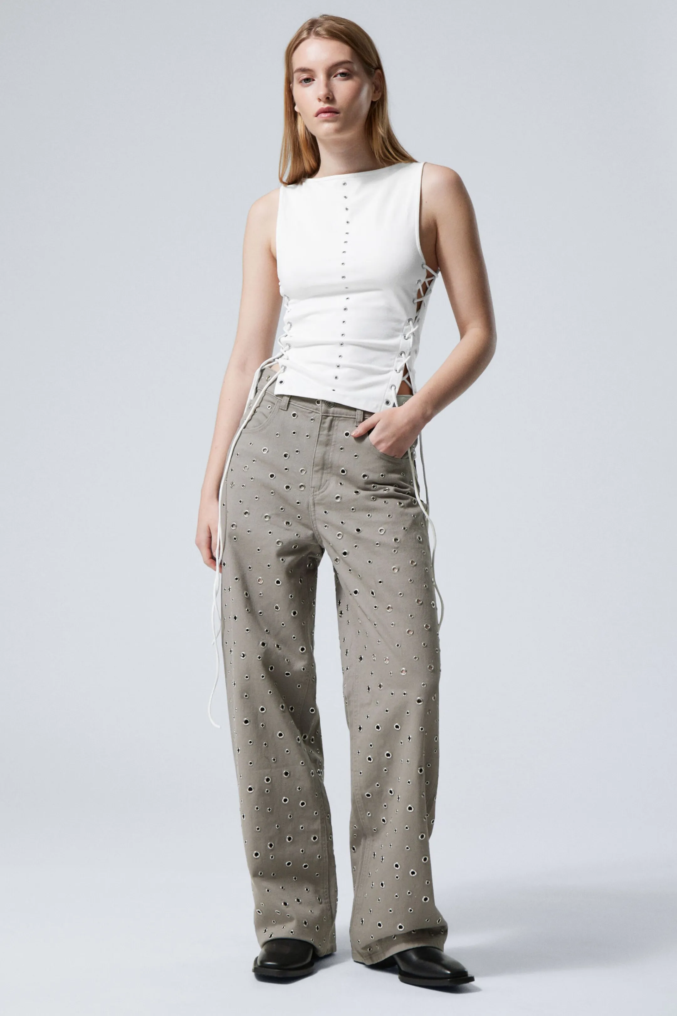 Weekday LOW WAIST LOOSE WIDE LEG EYELET TWILL TROUSERS>Women Trousers