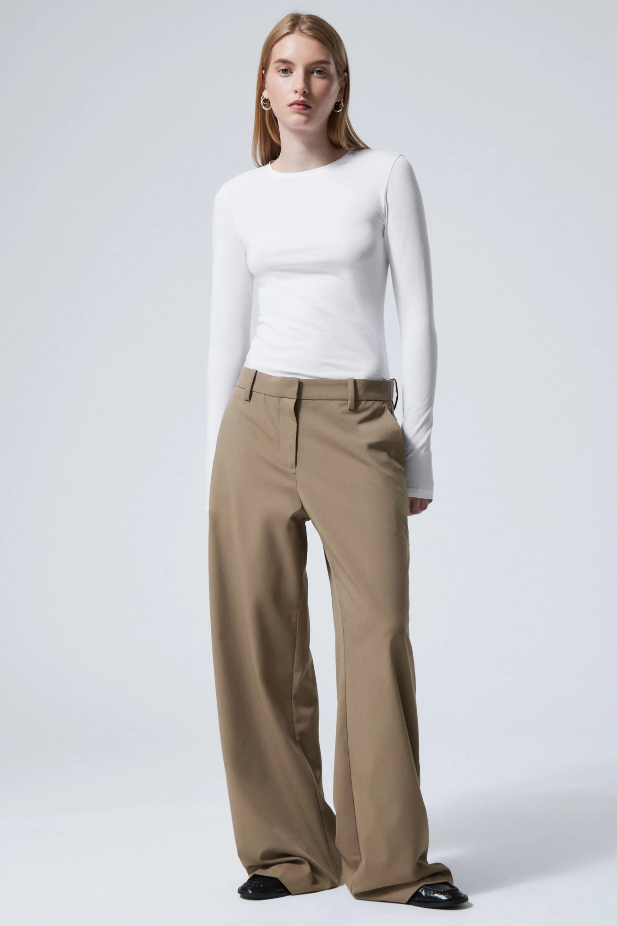 Weekday LOW-WAISTED LOOSE FIT SUIT TROUSERS>Women Trousers