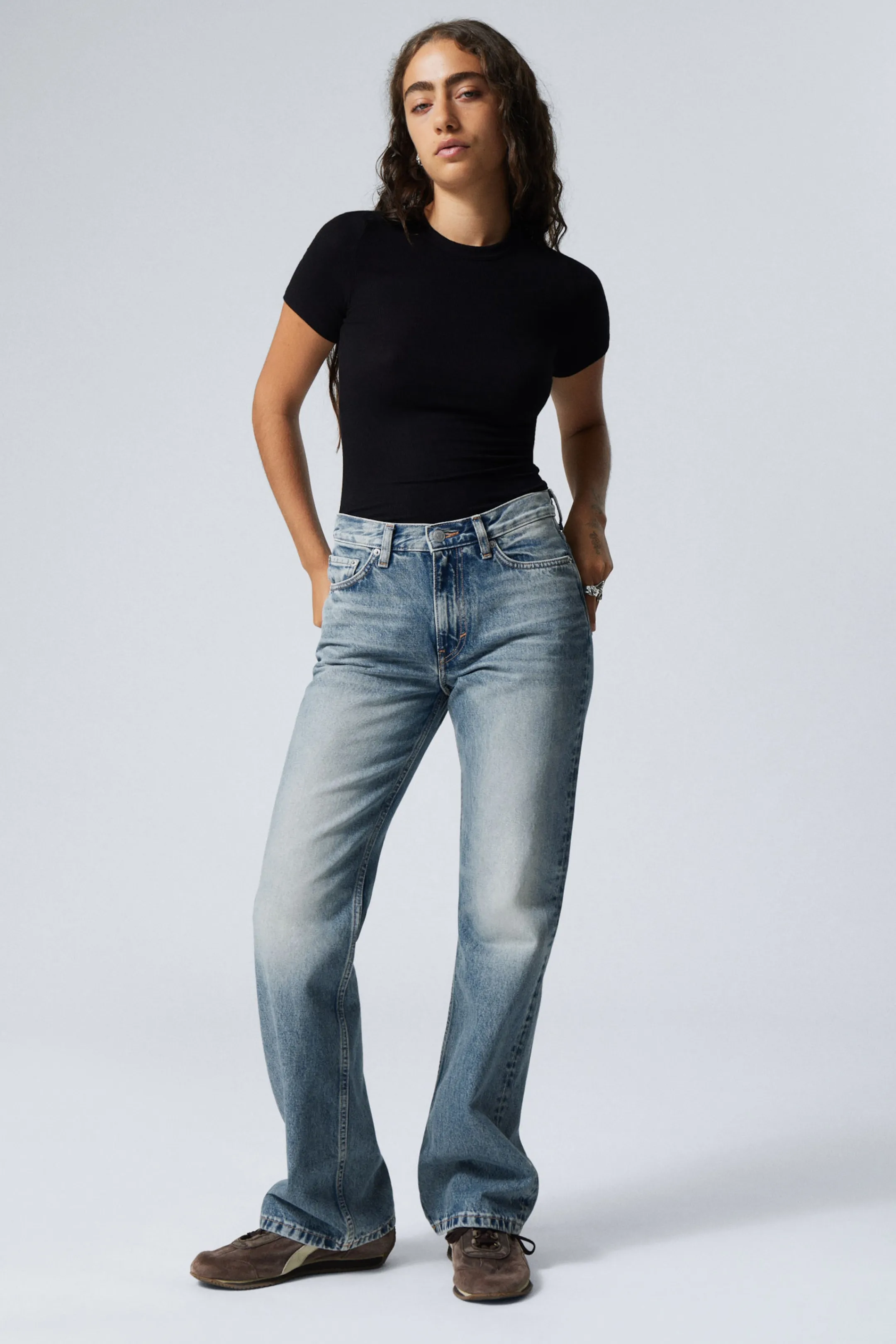 Weekday MOON MID RISE REGULAR BOOTCUT LEG JEANS>Women Jeans