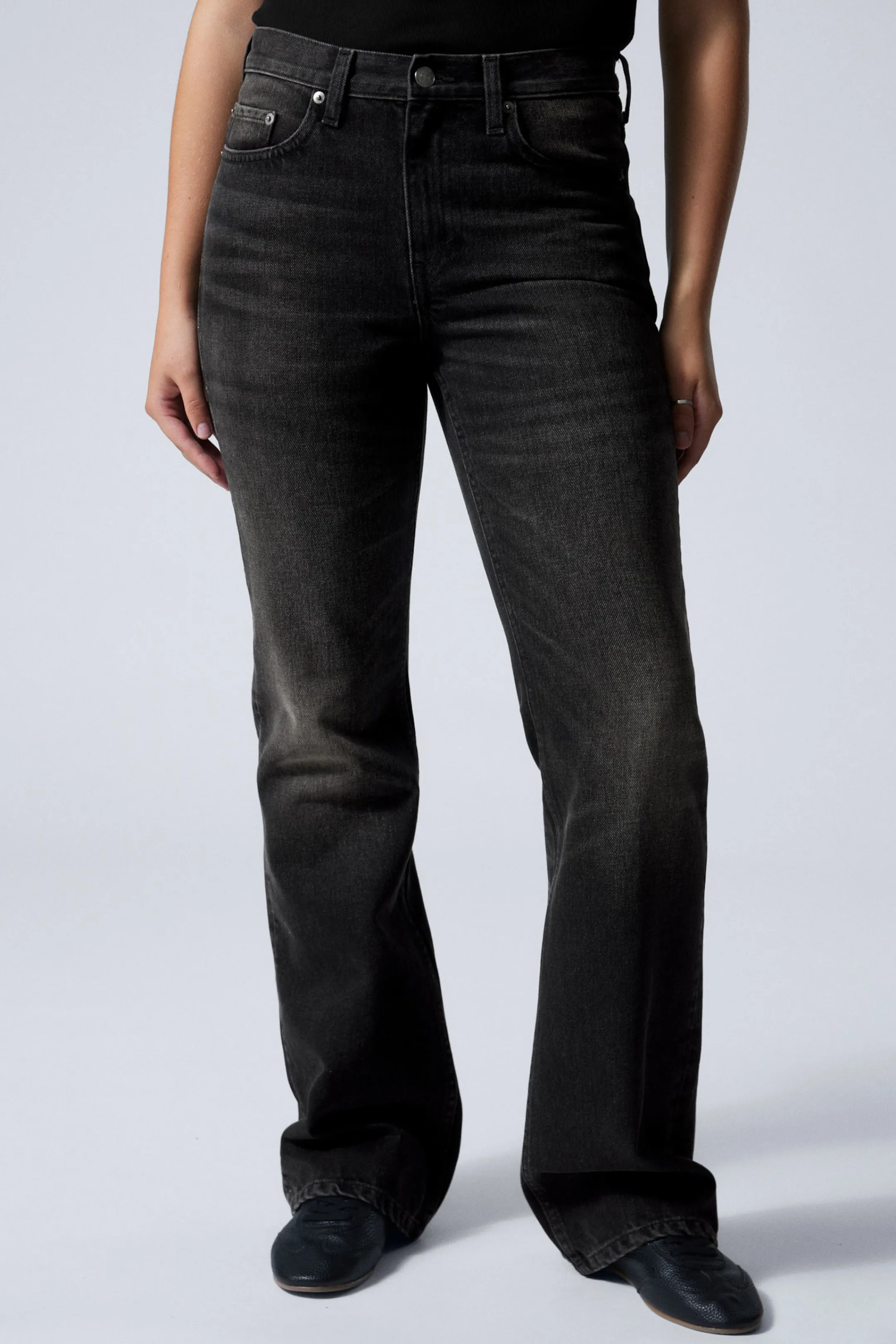 Weekday MOON MID RISE REGULAR BOOTCUT LEG JEANS>Women Jeans