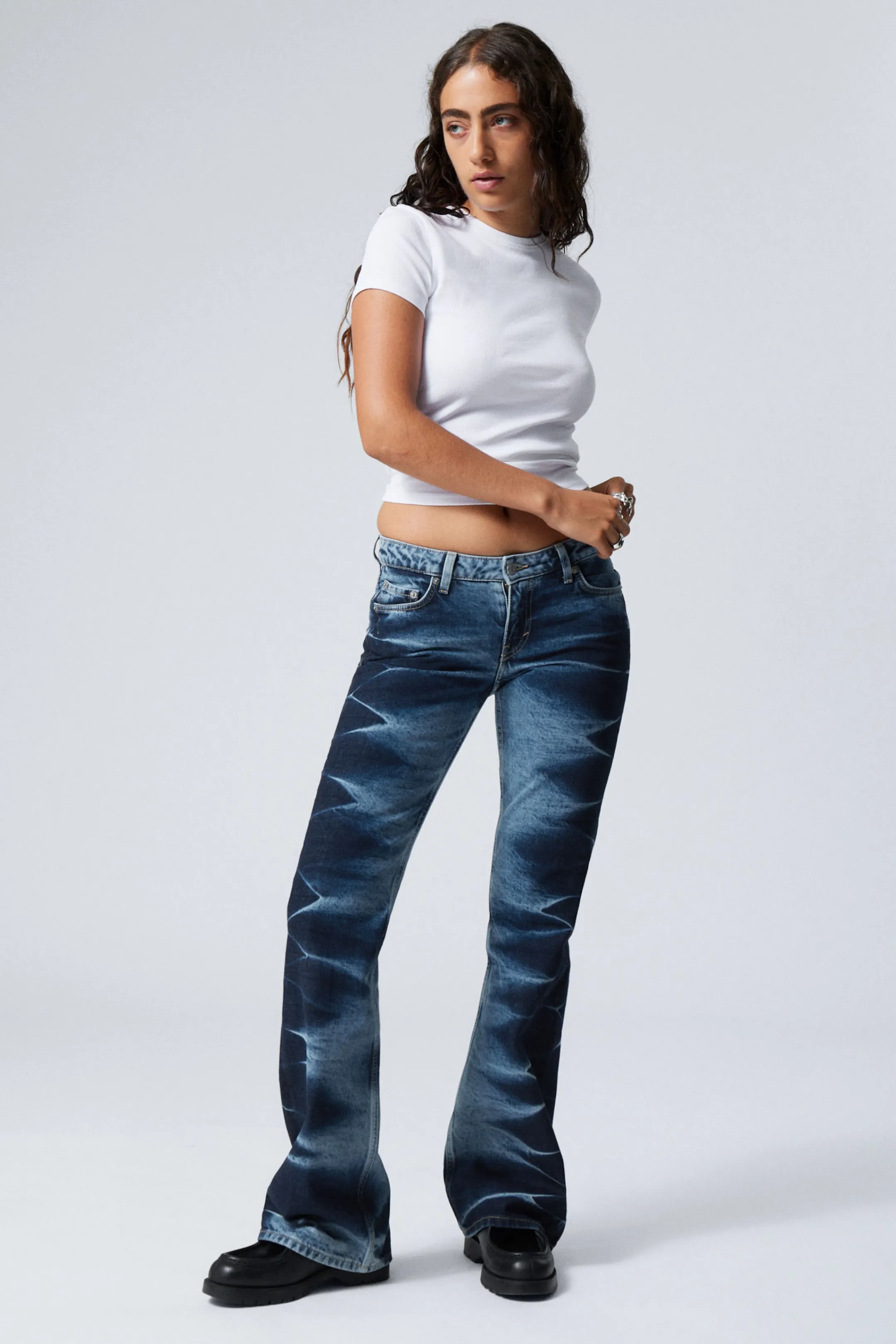 Weekday NOVA LOW WAIST SLIM BOOTCUT JEANS>Women Jeans