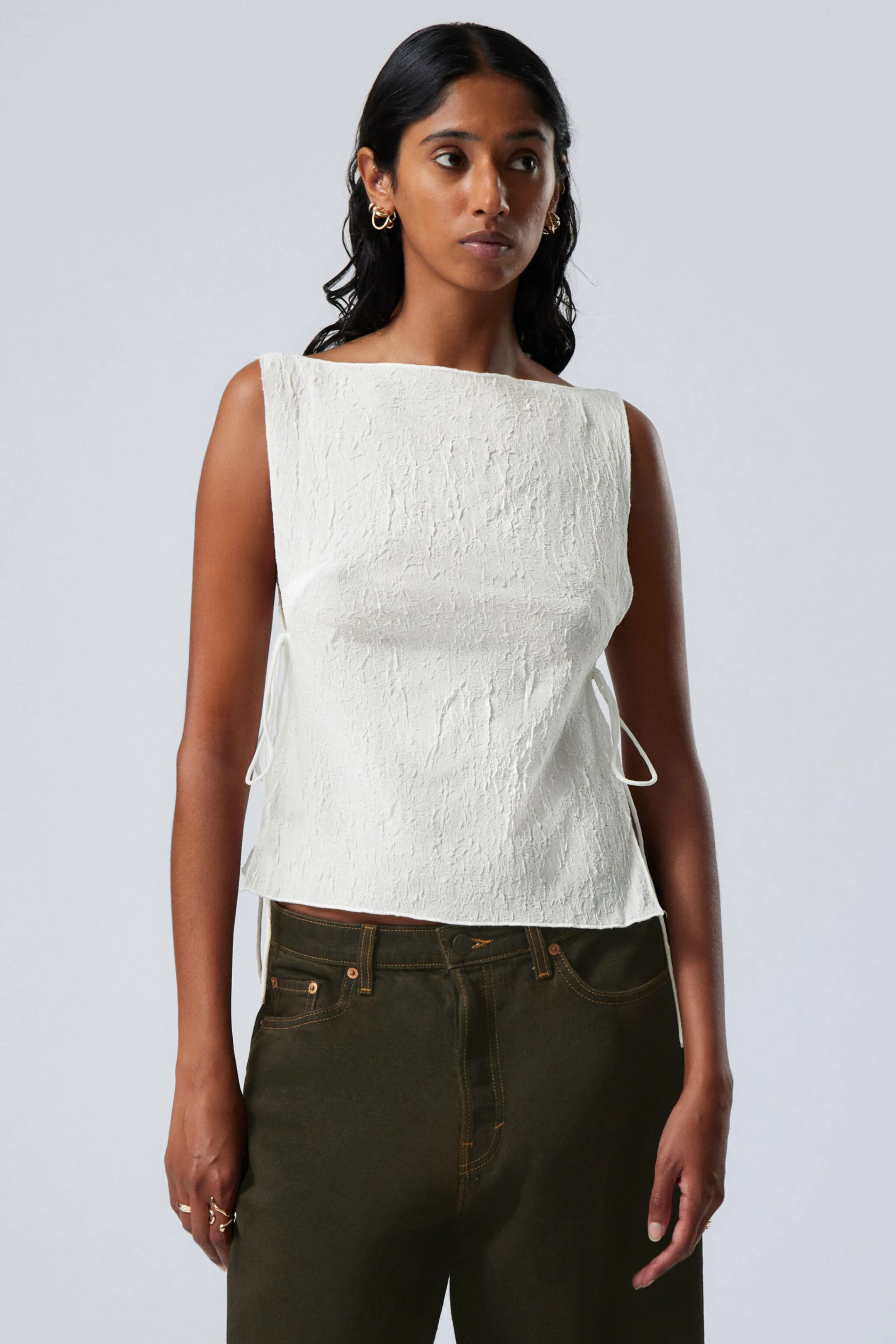 Weekday SLEEVELESS BOAT-NECK TIE TOP>Women Tops