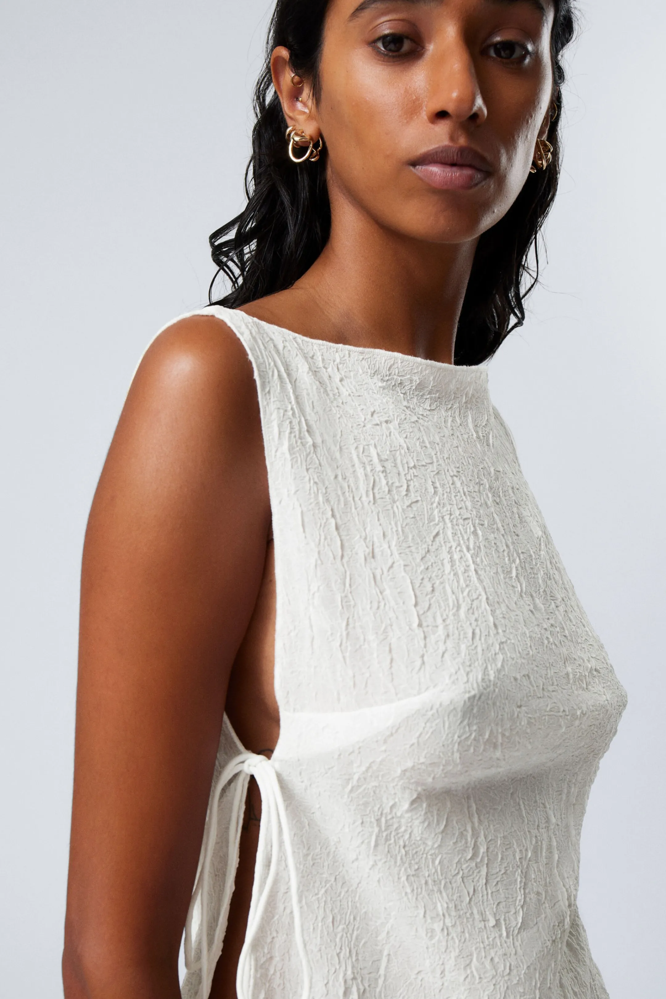 Weekday SLEEVELESS BOAT-NECK TIE TOP>Women Tops