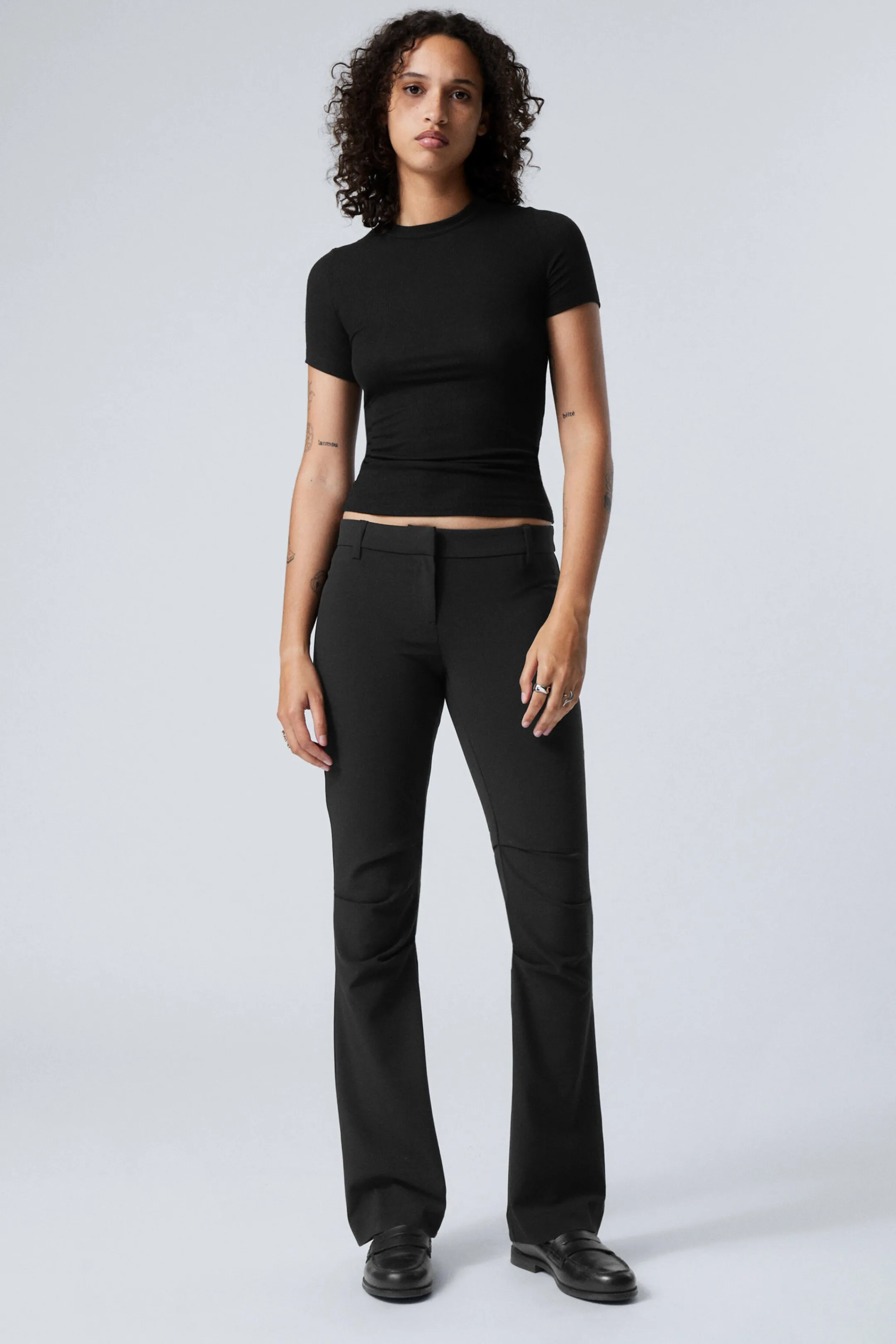 Weekday SLIM LOW WAIST FLARED PLEATED TROUSERS>Women Trousers